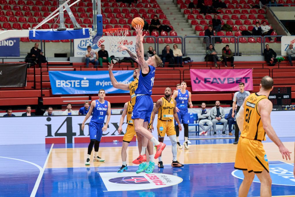 Split slavio u Draženovu domu